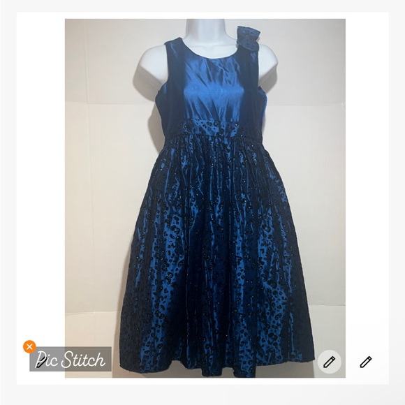 Size 7 Midnight Blue Elegant Girls Formal Dress - Picture 1 of 2